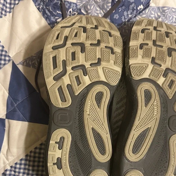 Brooks Gray and Black Athletic Shoes - Picture 4 of 4